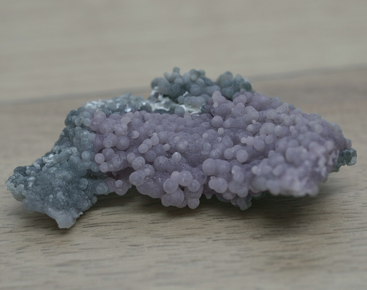 Calcédoine botryoïde bicolore verte et violette d'Indonésie 52g