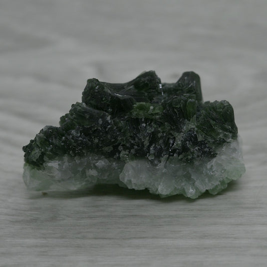 Cristaux de prehnite vert sapin