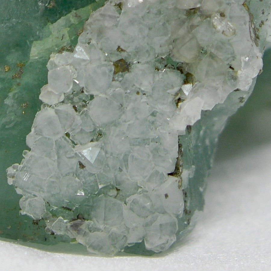 Cristaux de quartz sur fluorite vert d'eau du Maroc 121g
