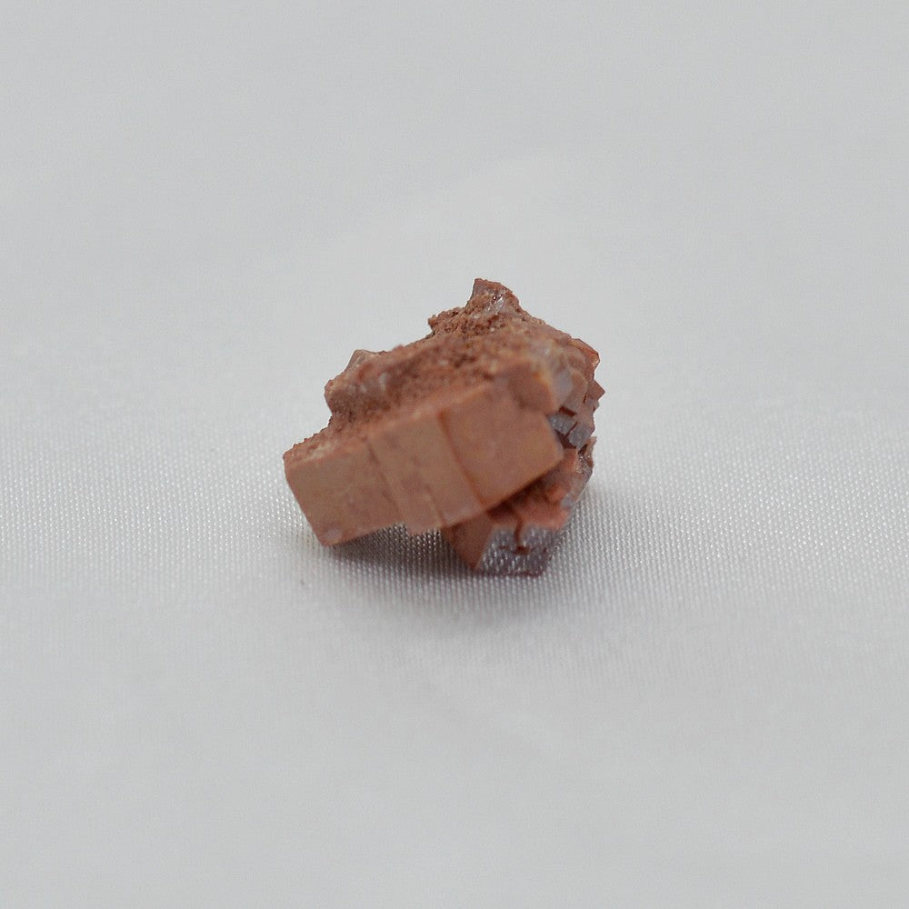 Cristaux de vanadinite brunâtre de 5g marocaine