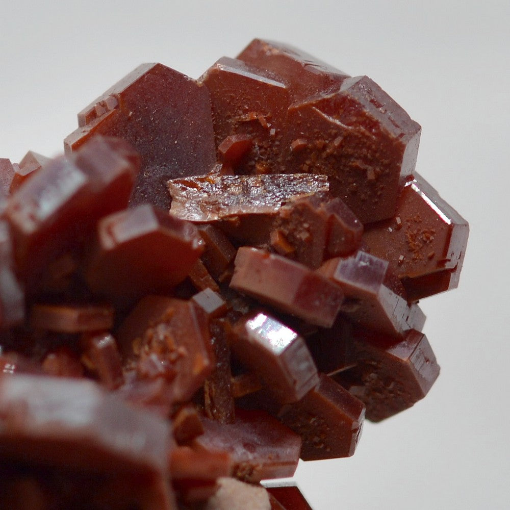 Cristaux prismes hexagonaux de vanadinite 189g