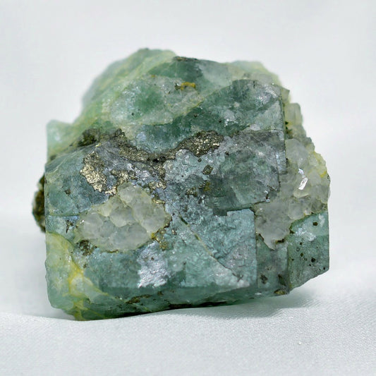 Cube de fluorite verte avec quartz et inclusions de pyrite d'El Hammam 53g
