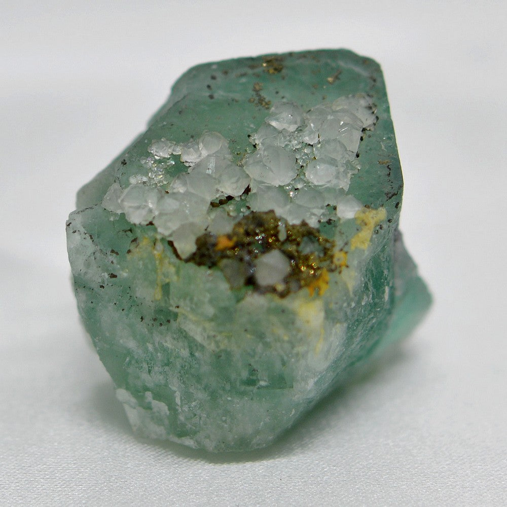 Cristaux de quartz et pyrite sur fluorite vert d'eau 41g d'El Hammam au Maroc