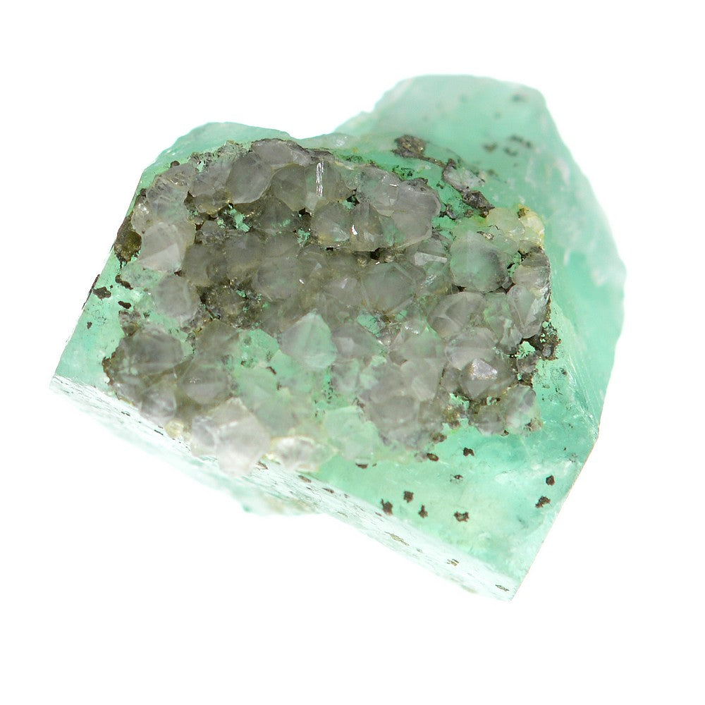 Fluorite vert d'eau avec quartz cristaux et microcristaux de quartz sous lumière 36g