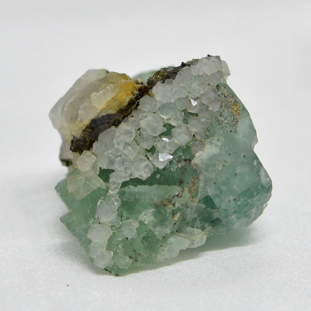 Fluorite vert d'eau accompagné de quartz, calcite et pyrite d'El Hammam au Maroc
