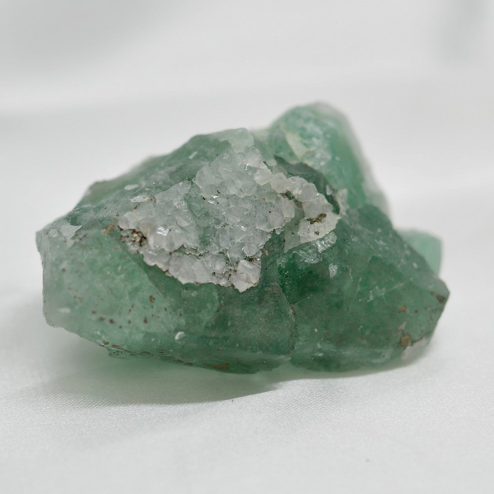 Fluorite verte avec quartz et pyrite du Maroc 90g