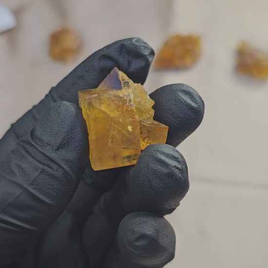 Fluorite jaune dorée translucide d'Aouli au Maroc 17g - Vue en 360°