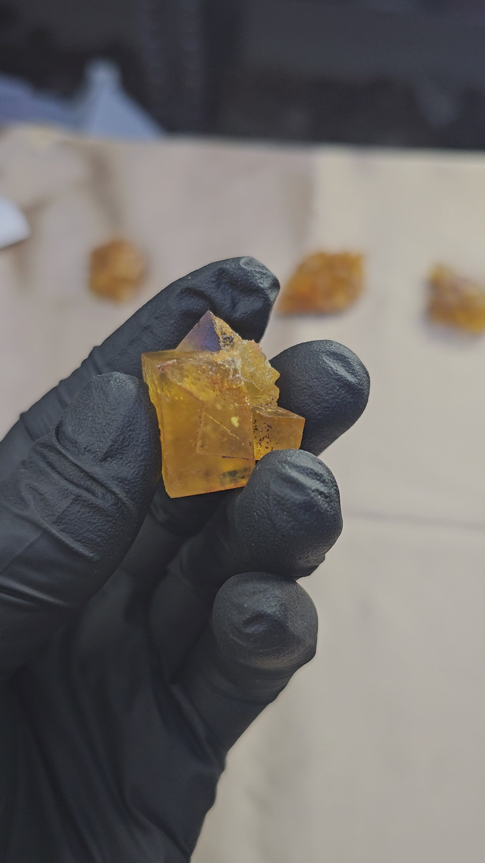 Fluorite jaune dorée translucide d'Aouli au Maroc 17g - Vue en 360°