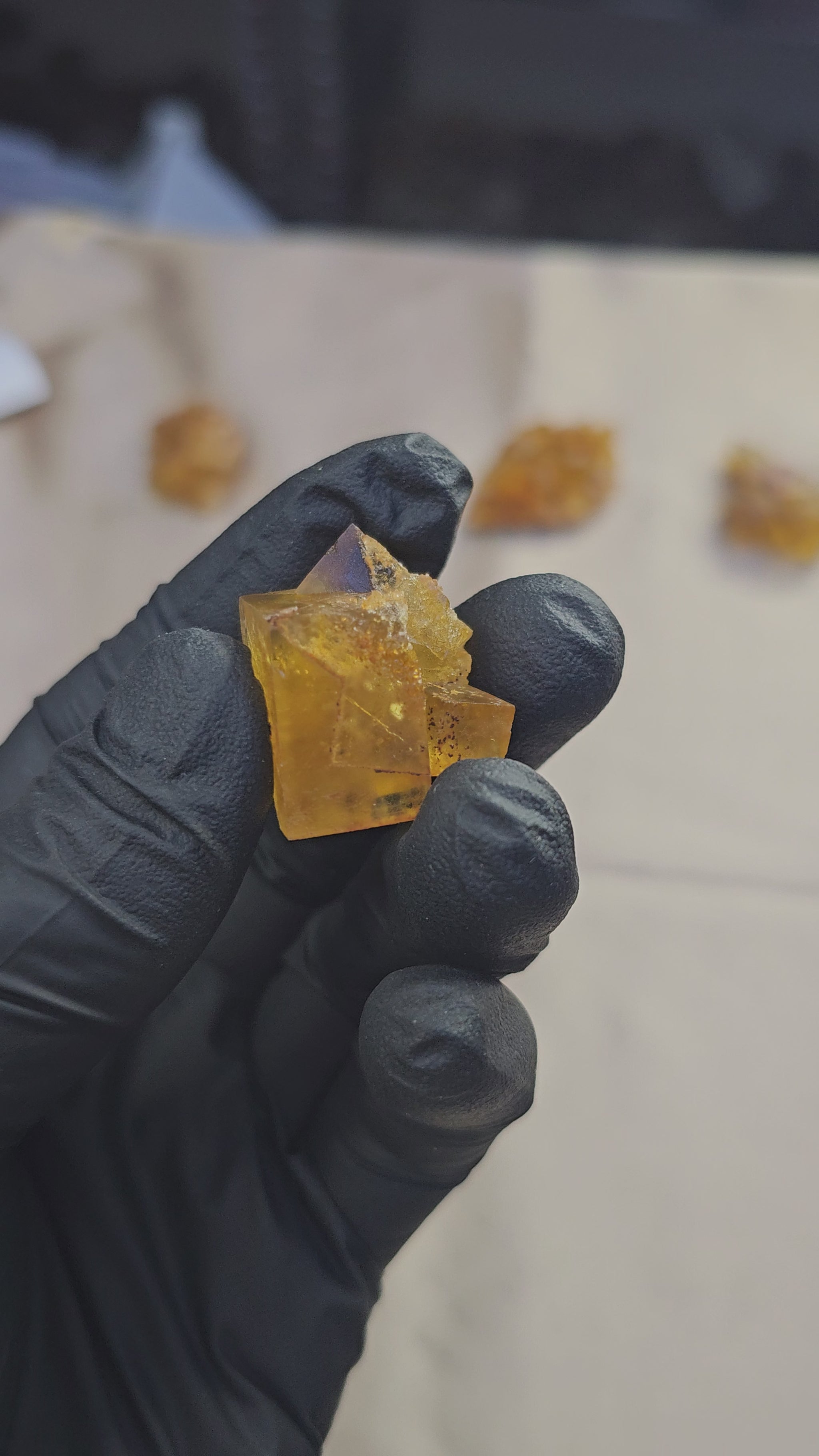 Fluorite jaune dorée translucide d'Aouli au Maroc 17g - Vue en 360°