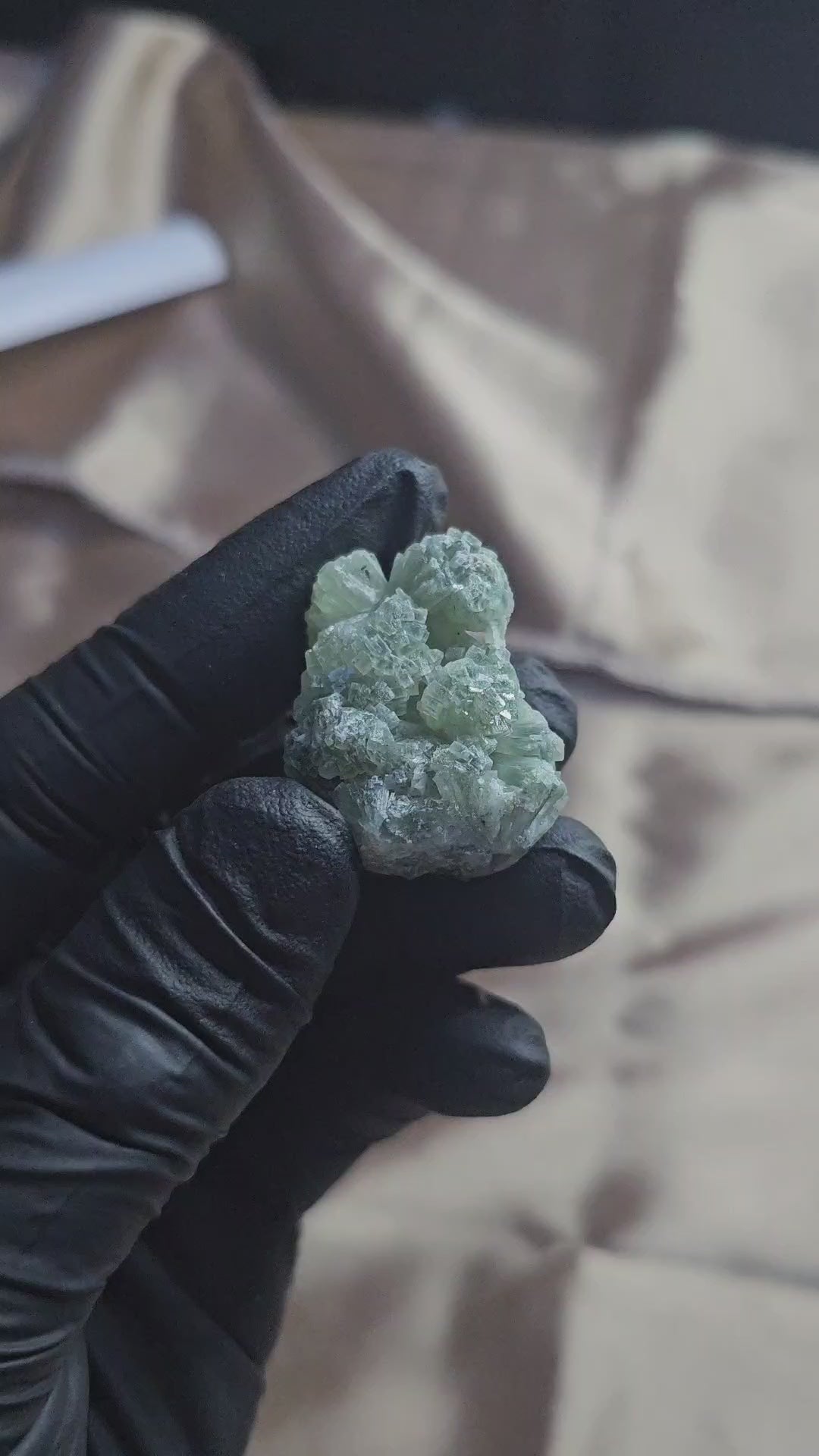 Prehnite brute verte cristallisée 24g du Maroc - Vue à 360°