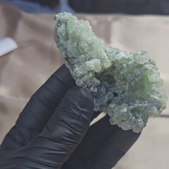 Prehnite verte cristallisée de 158g du Maroc