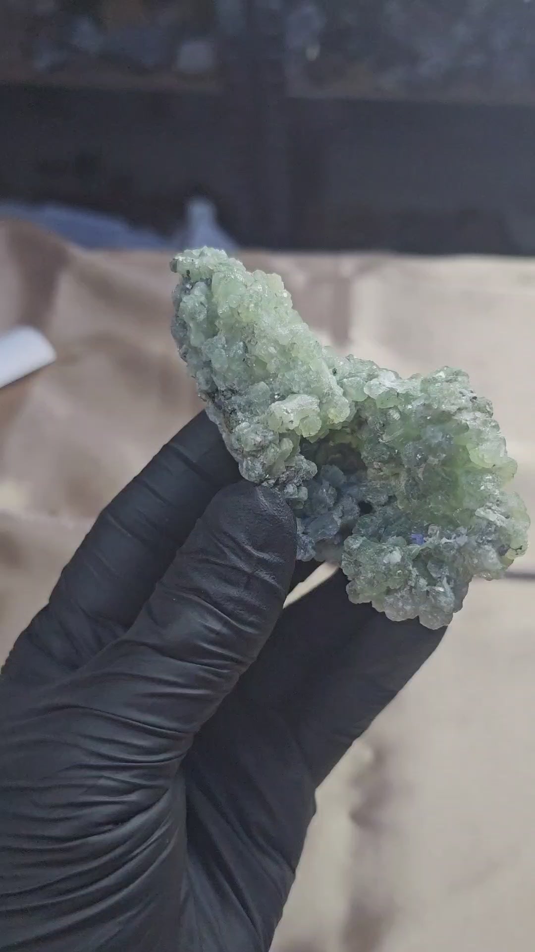 Prehnite verte cristallisée de 158g du Maroc