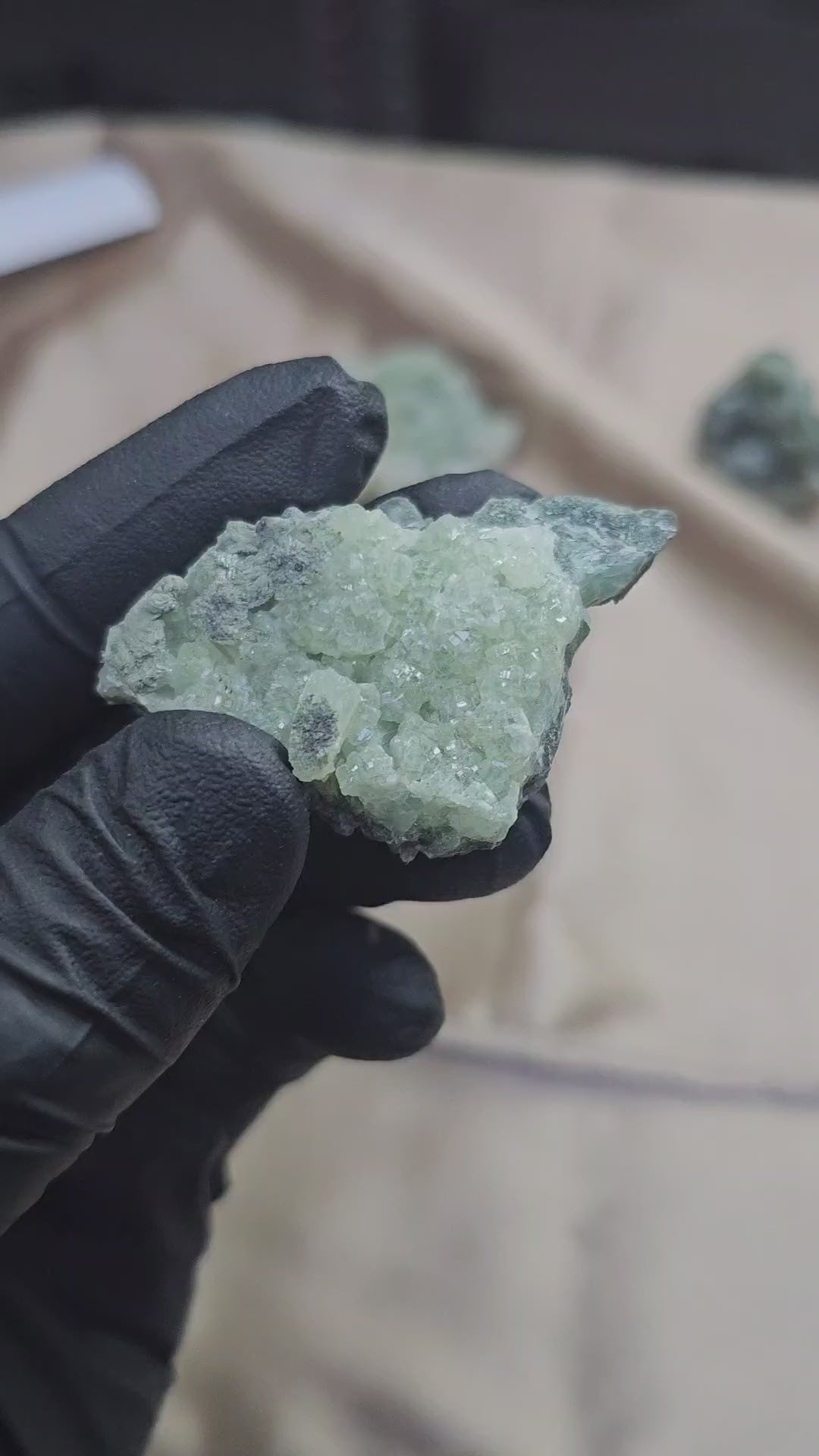 Prehnite claire de 28g marocaine - Vue à 360° et du dessus