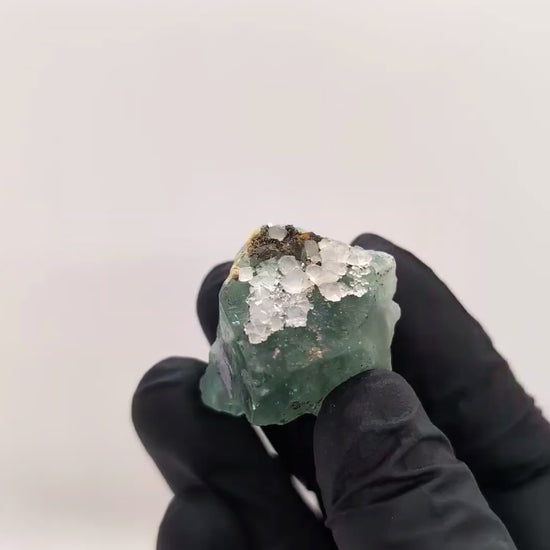 Cristaux de quartz avec pyrite sur fluorite verte 41g El Hammam Maroc