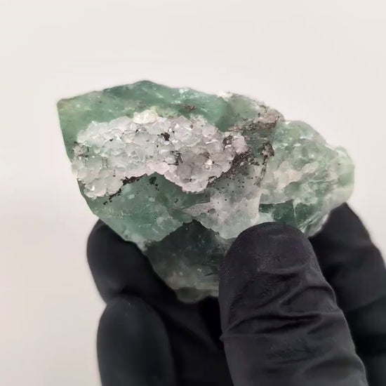 Quartz et pyrite sur fluorite verte 121g d'El Hammam au Maroc
