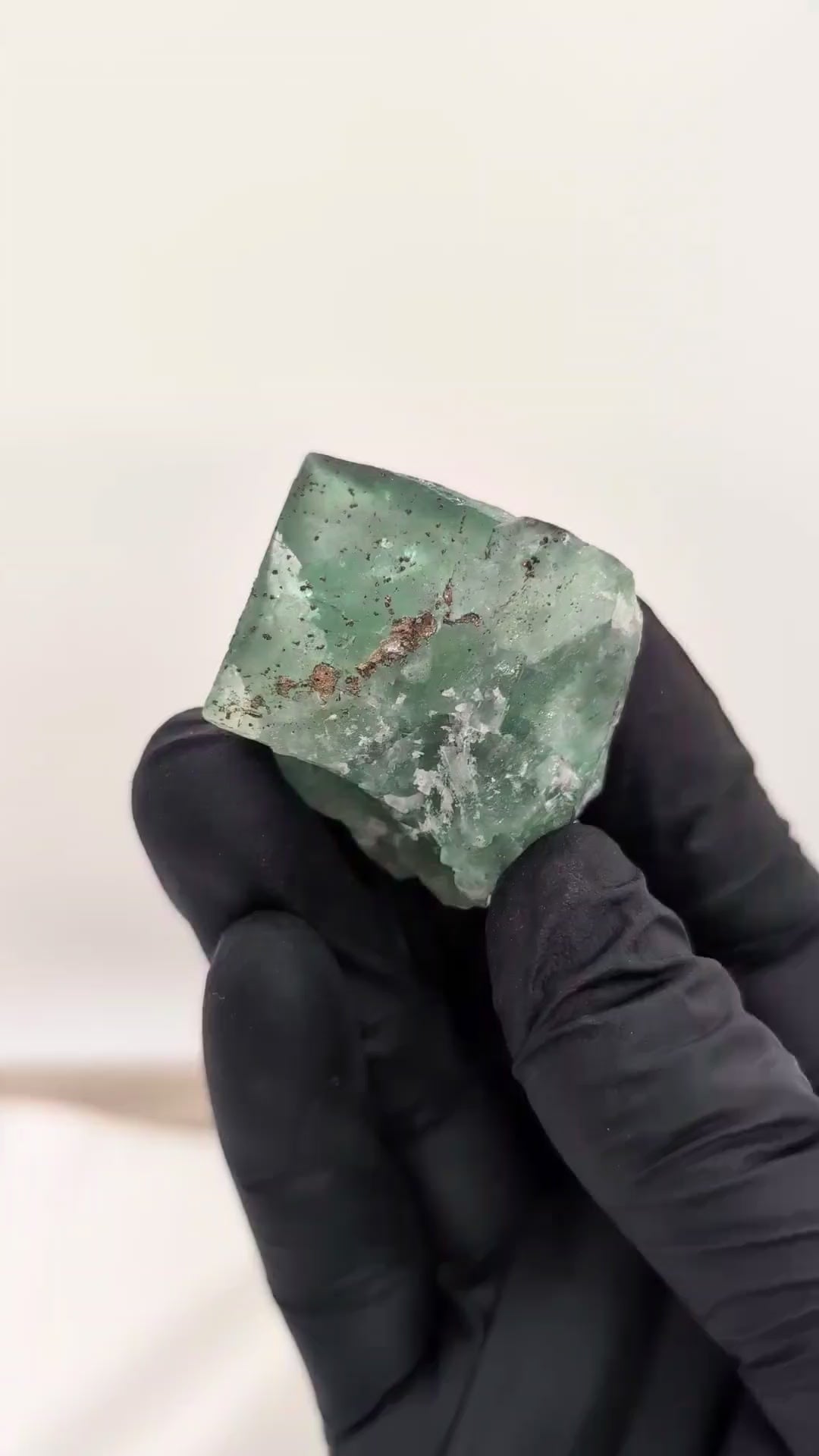 Fluorite verte cubique avec pyrite 59g d'El Hammam au Maroc