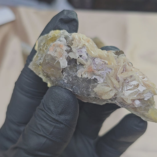Baryte sur fluorite marocaine de 76g - Vue en 360°