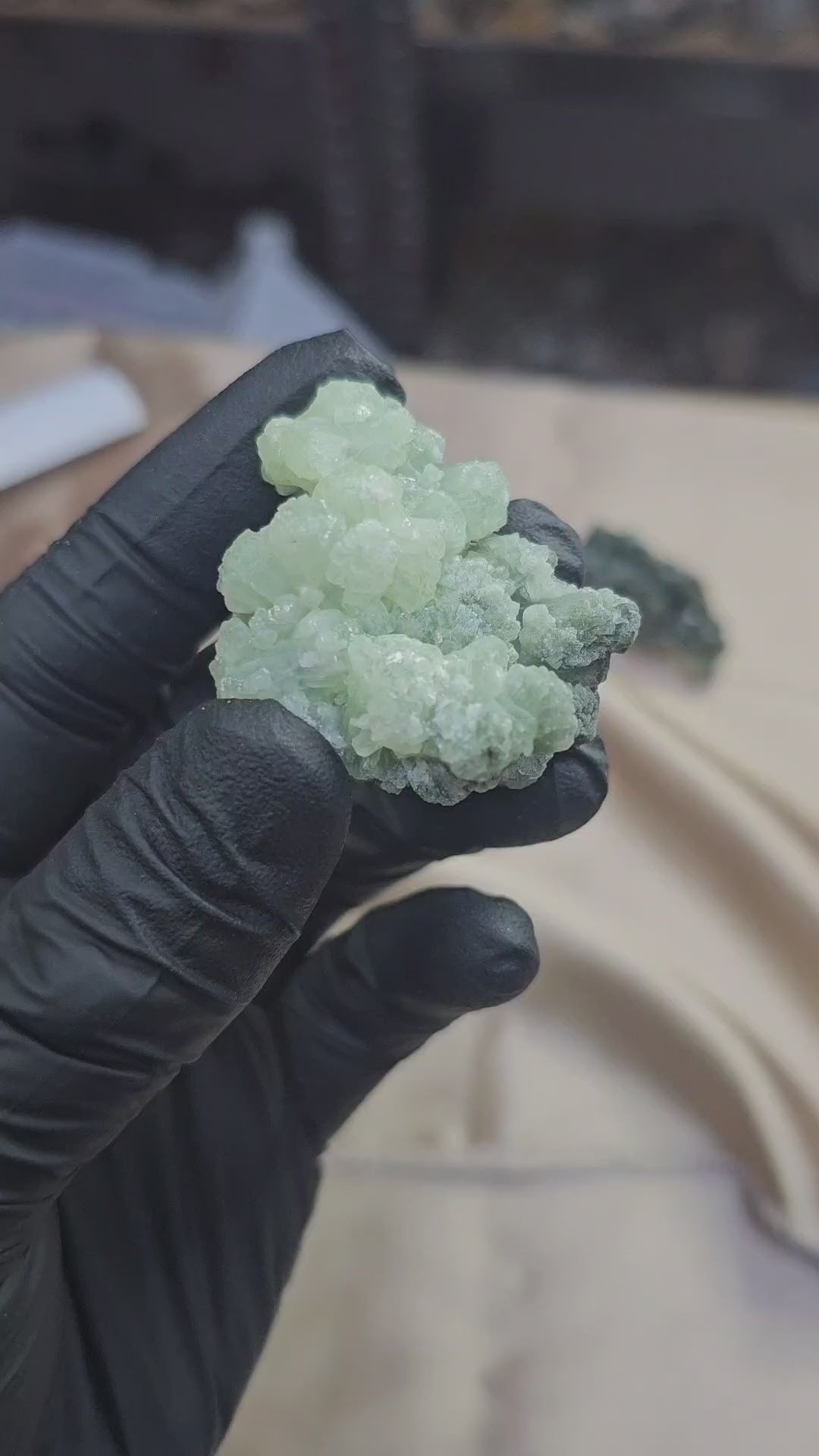 Prehnite verte et byssolite de 40g du Maroc