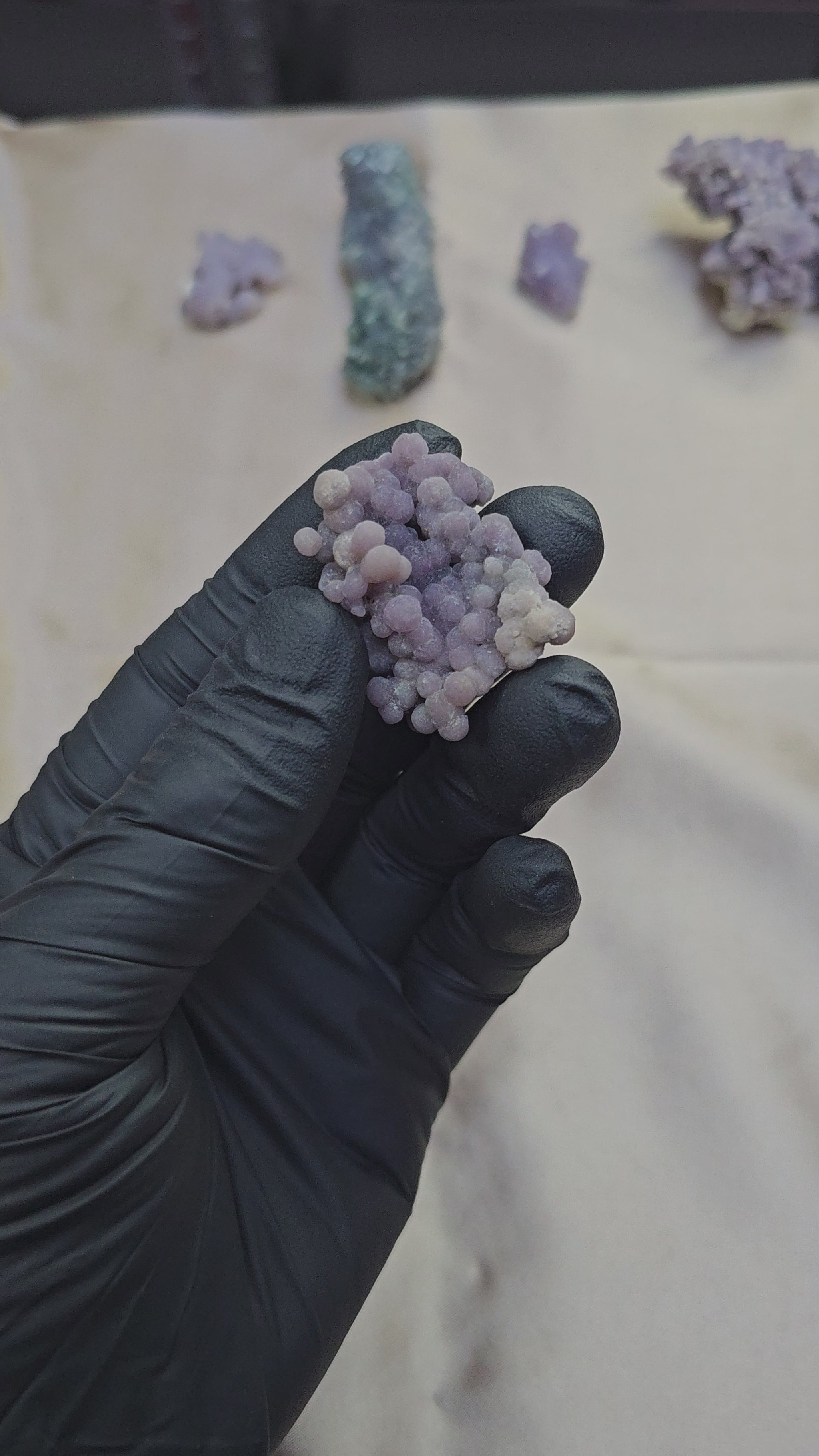 Calcédoine grappe de raisin de Sulawesi en Indonésie de 13g - Vue à 360°