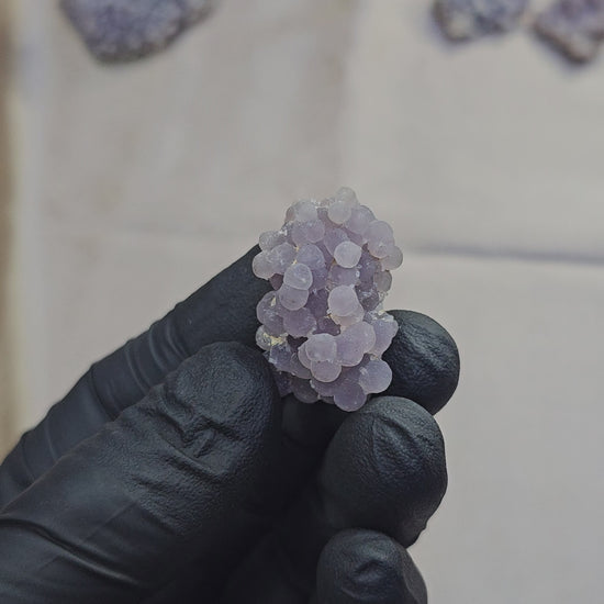 Calcédoine formation grappes de raisin violette de 1g d'Indonésie