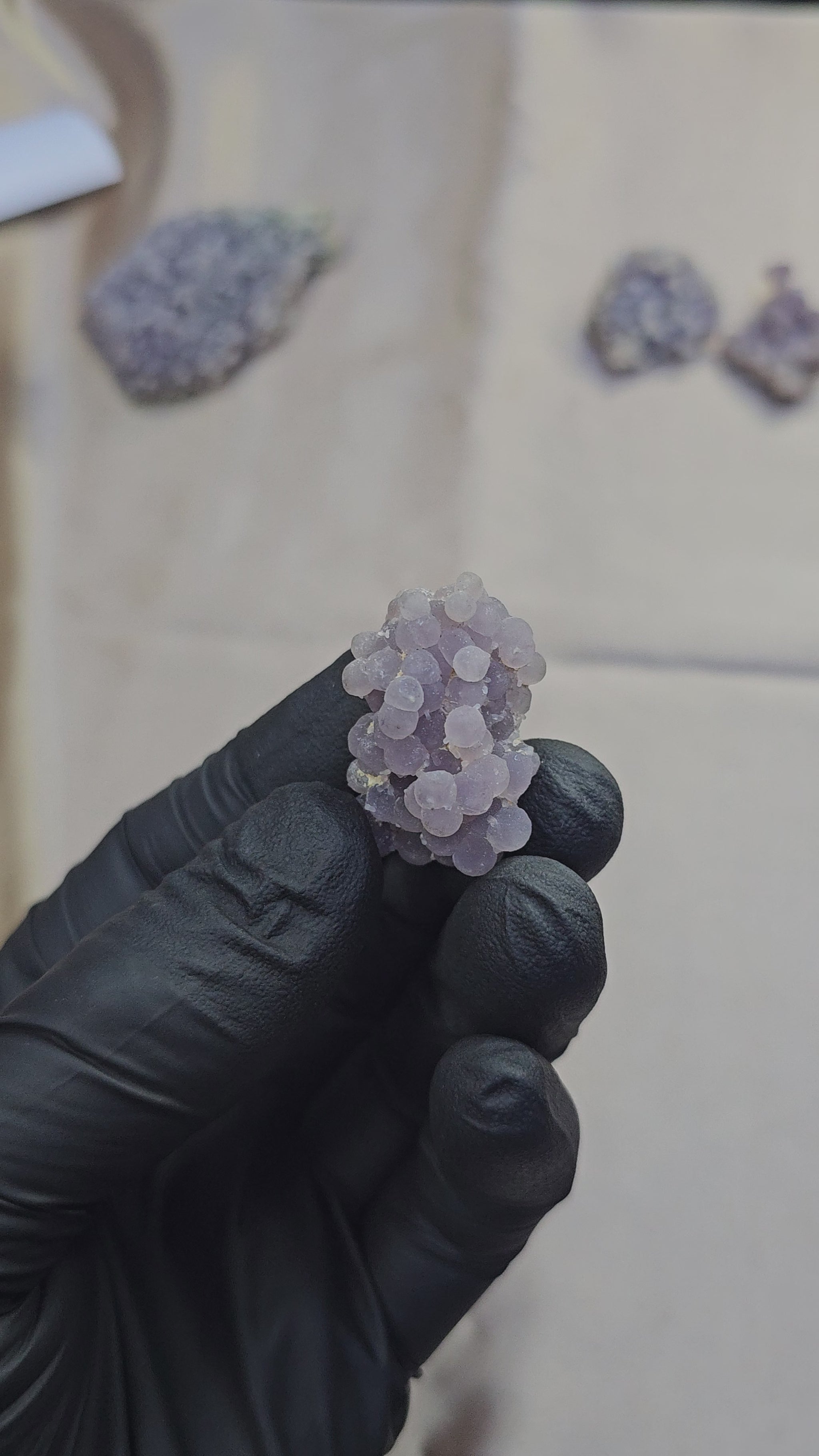 Calcédoine formation grappes de raisin violette de 1g d'Indonésie