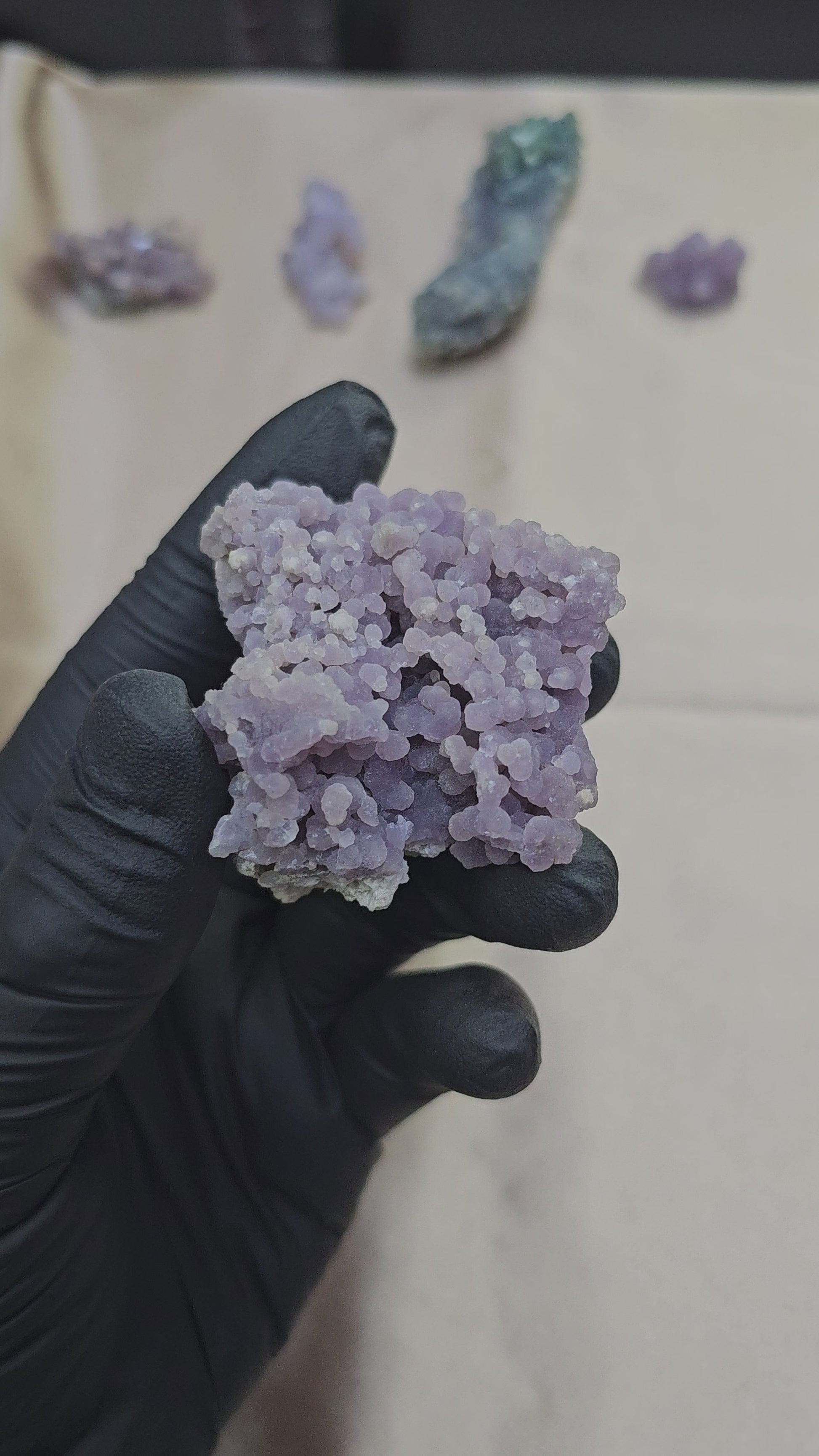 Calcédoine botryoïde violette d'Indonésie de 58g entièrement cristallisée - Vue à 360°