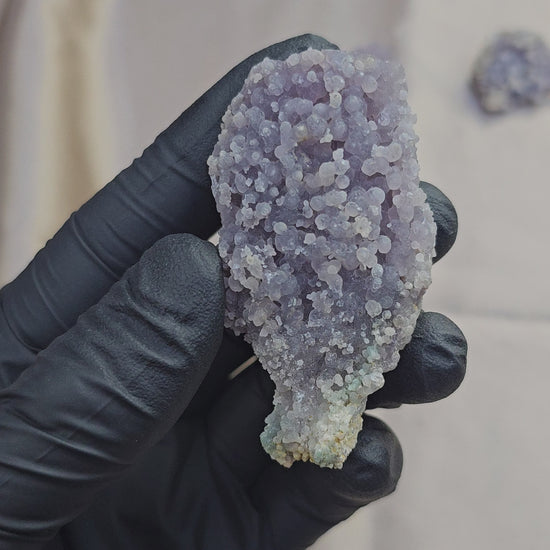 Calcédoine violet lavande en microcristallins de quartz de 61g - Vue en 360°