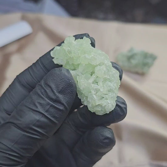 prehnite verte claire du Maroc 33g - Vue du dessus et en 360°