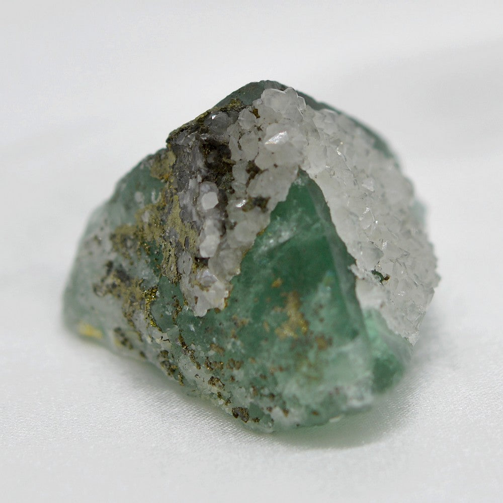 Cristaux de quartz et pyrite sur fluorite vert d'eau du Maroc 58g