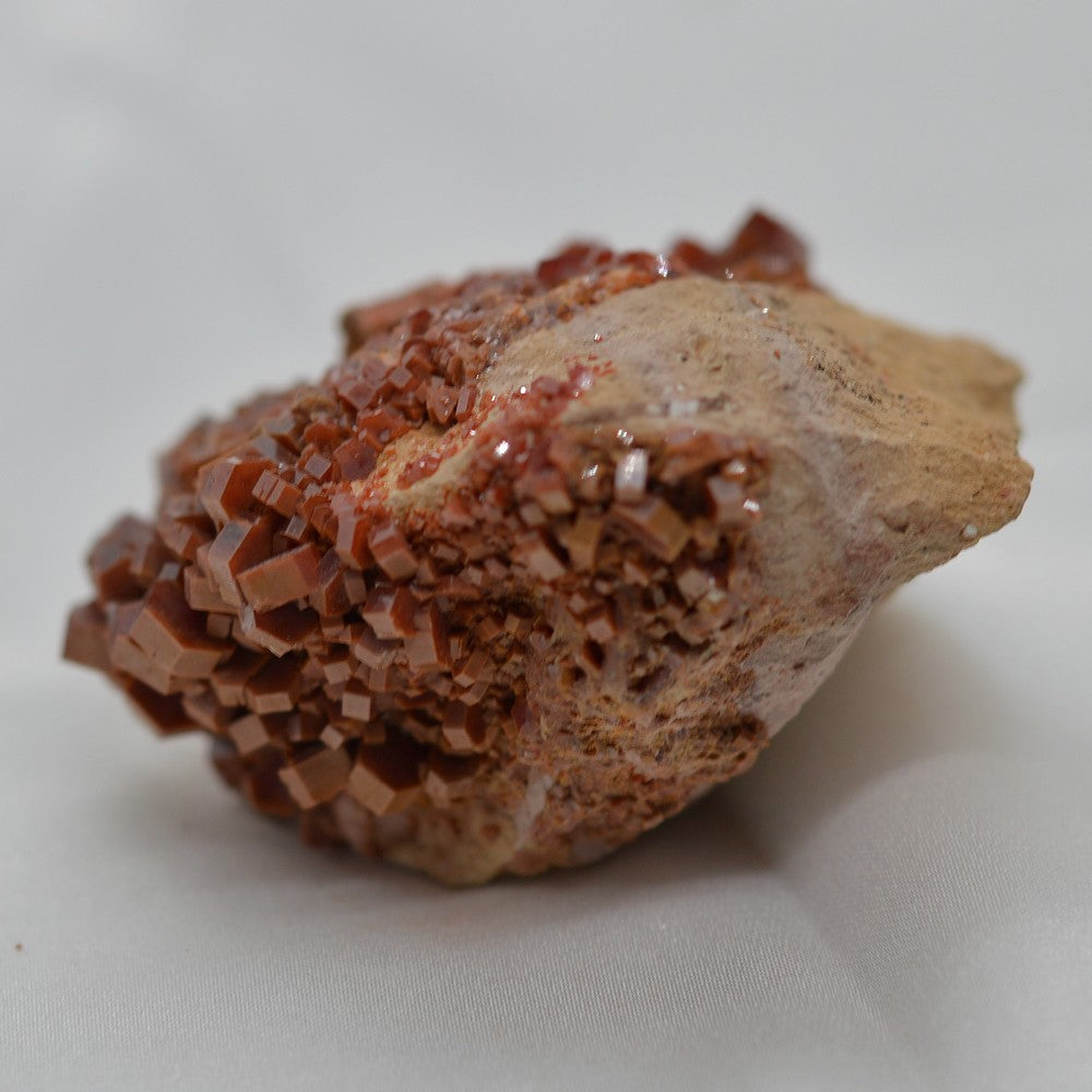 Vanadinite à cristaux primes hexagonaux du Maroc 118g