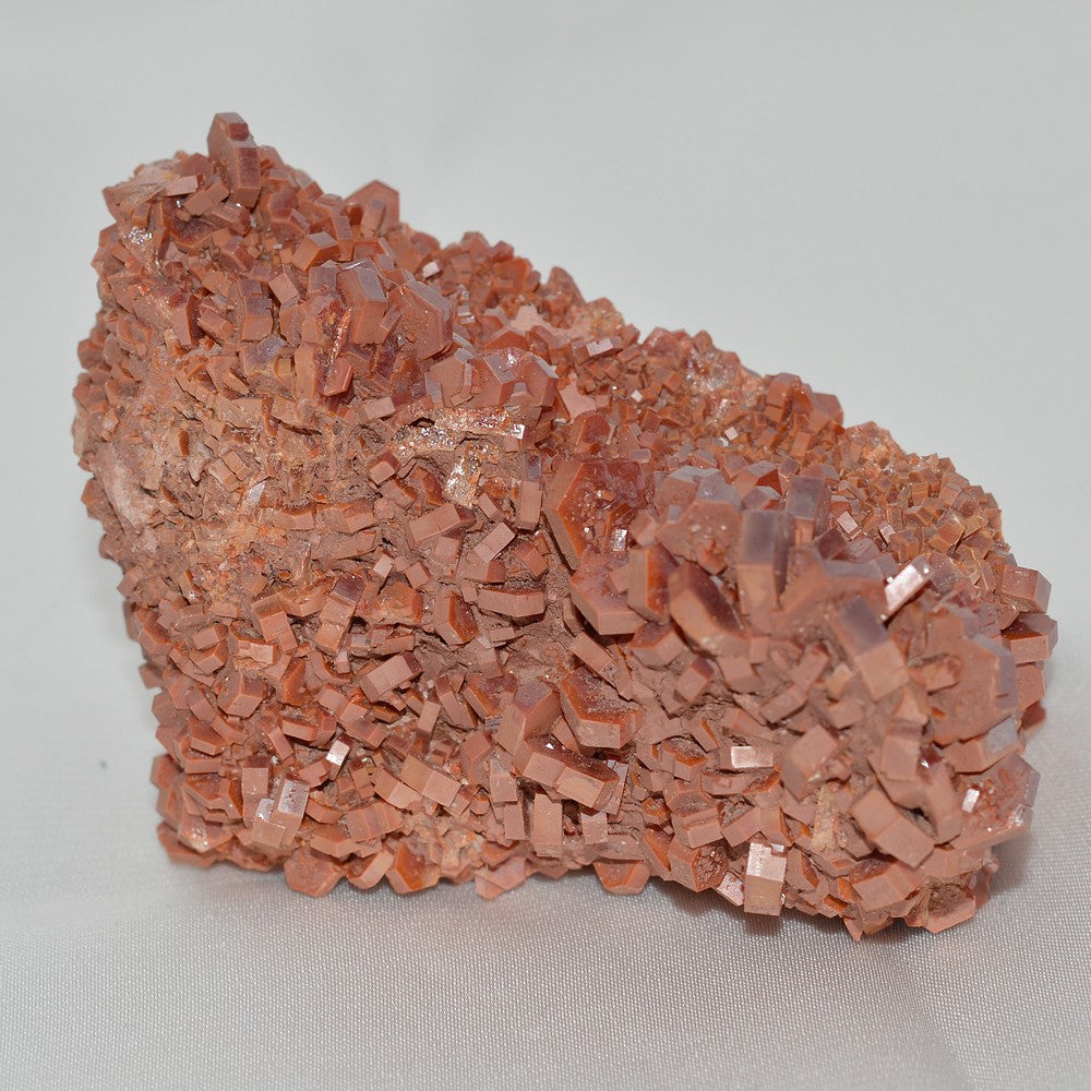 Vanadinite brunâtre cristallisée de 202g