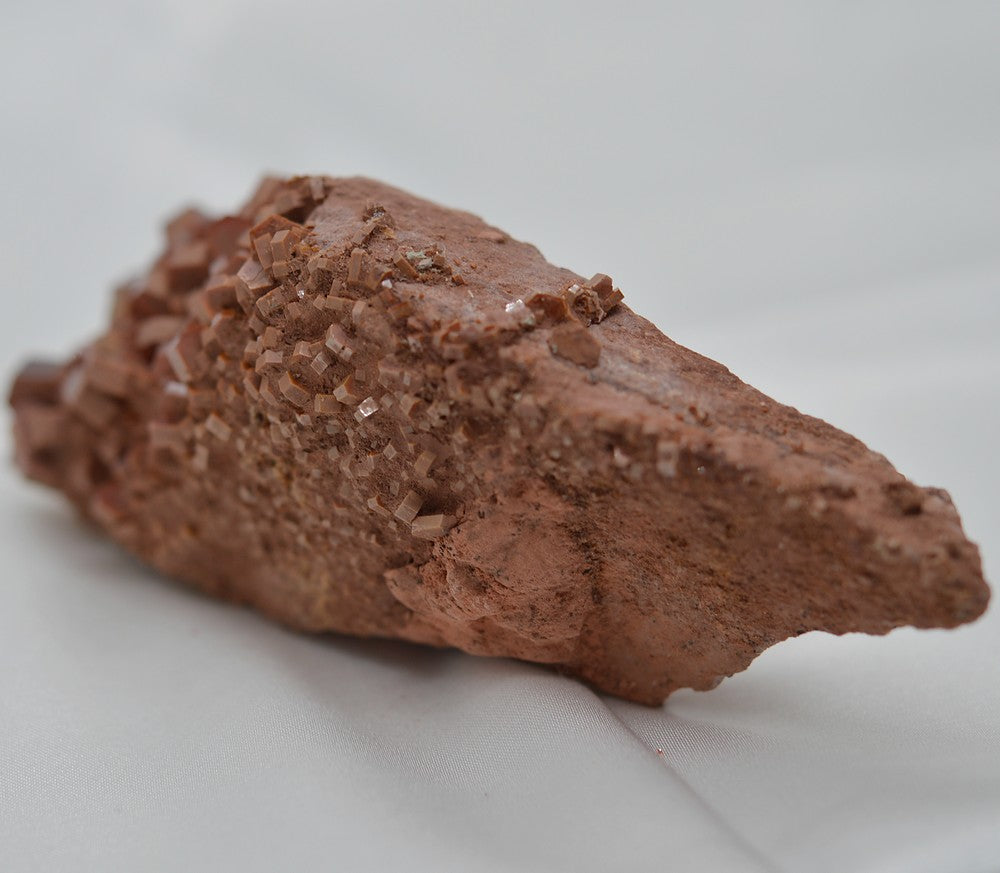 Vanadinite marocaine sur gangue de 12cm