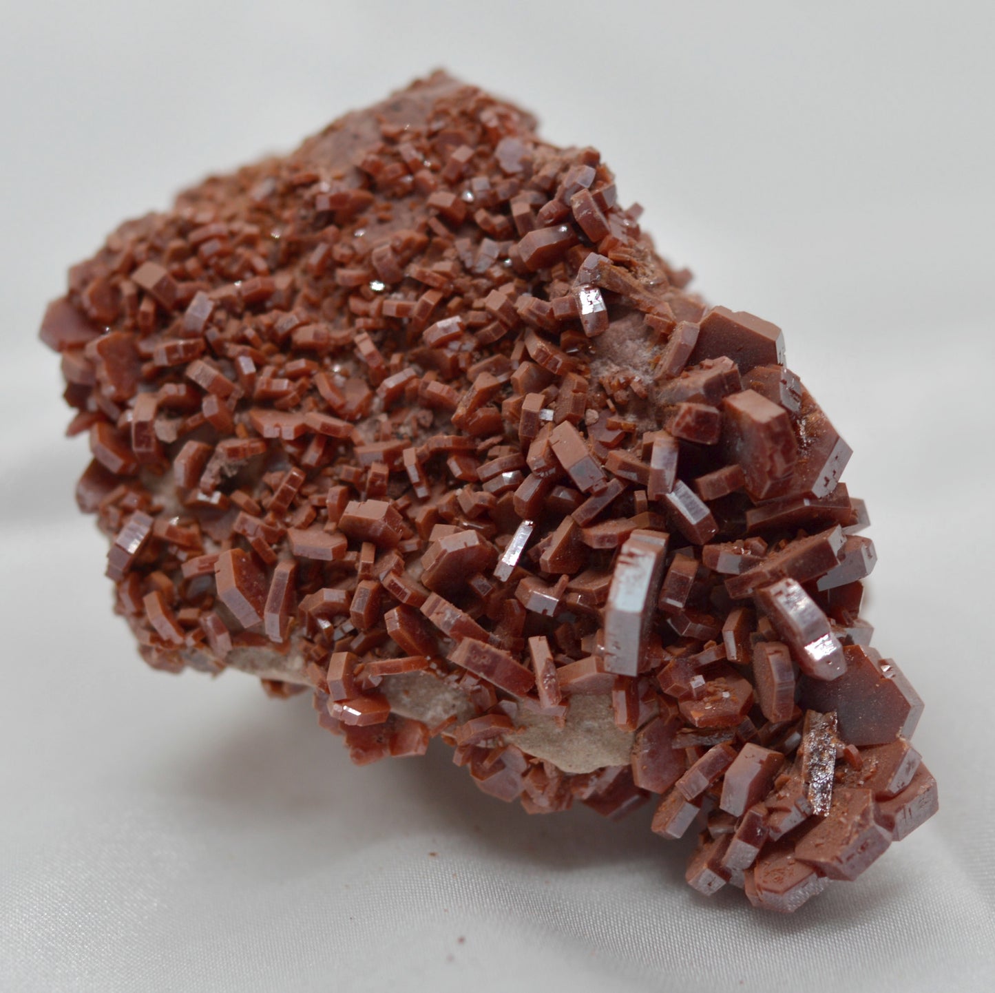 Vanadinite rougeâtre de 189g du Maroc 
